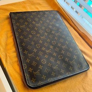 Louis Vuitton etui voyage pouch monogram canvas GM